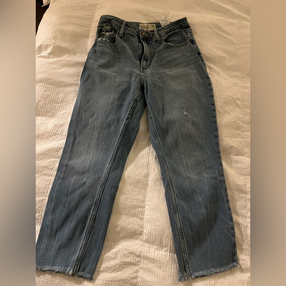 Abercrombie and Fitch mom jeans